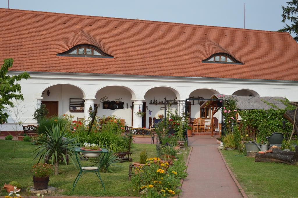 Regi Csarda Es Panzio Bed and Breakfast Magyarszerdahely Εξωτερικό φωτογραφία