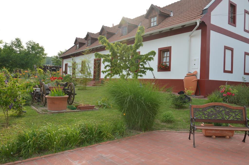 Regi Csarda Es Panzio Bed and Breakfast Magyarszerdahely Εξωτερικό φωτογραφία